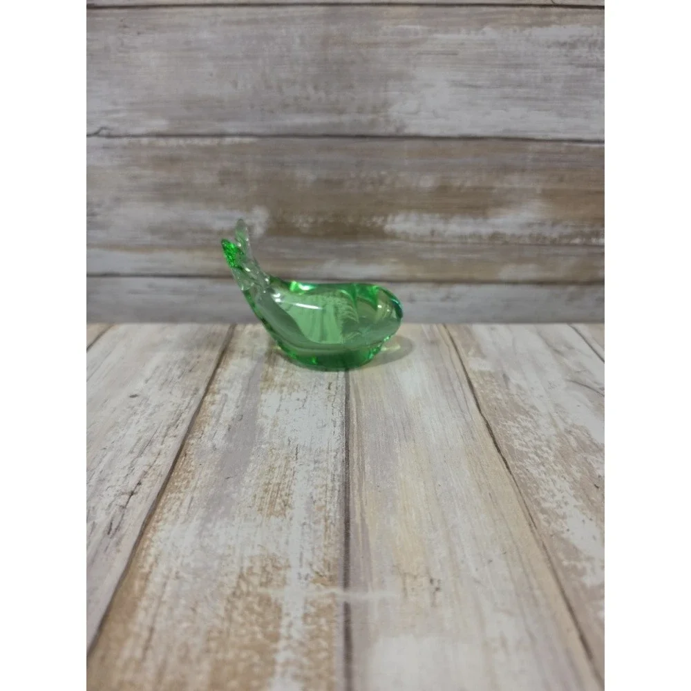 Vintage Green Art Glass Whale Figurine Hand Blown Nautical‎ Paperweight Decor